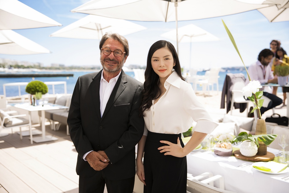 Ly Nha Ky looked elegant in private cinema meeting in Cannes
