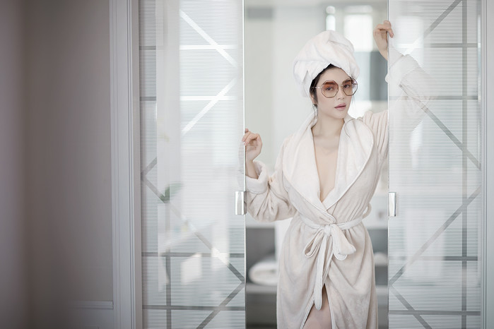 Ly Nha Ky continues to seduce us all a magical bathrobe and her ageless beauty